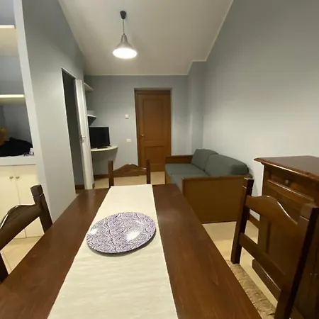 Apartment La *