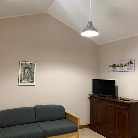 Apartment La *